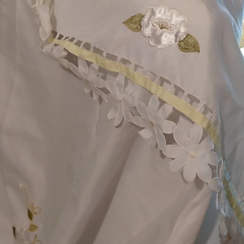 Shower curtain embroidered floral